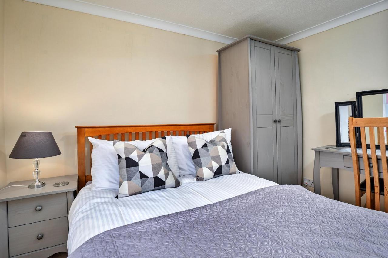 Finest Retreats - Cloggers Cottage Darley Extérieur photo