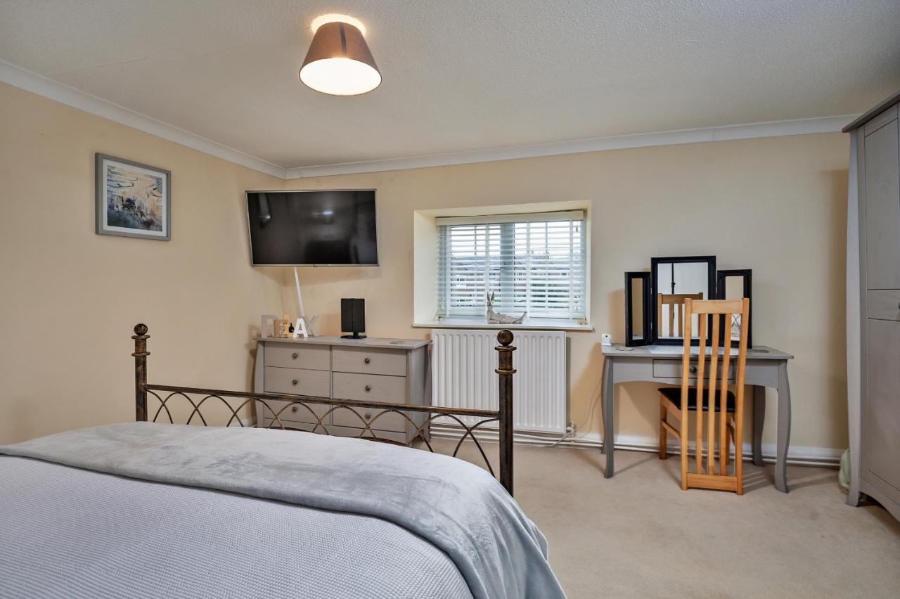 Finest Retreats - Cloggers Cottage Darley Extérieur photo