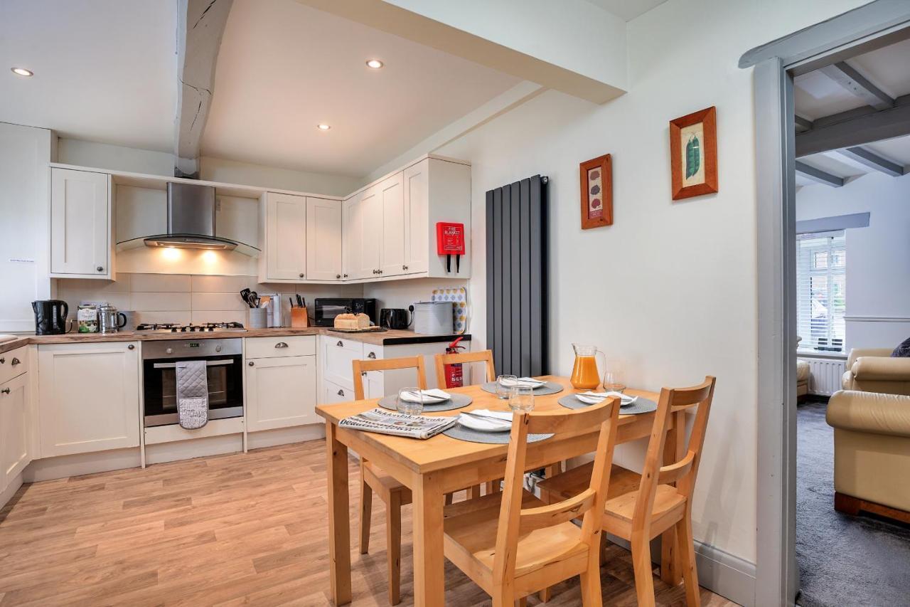 Finest Retreats - Cloggers Cottage Darley Extérieur photo
