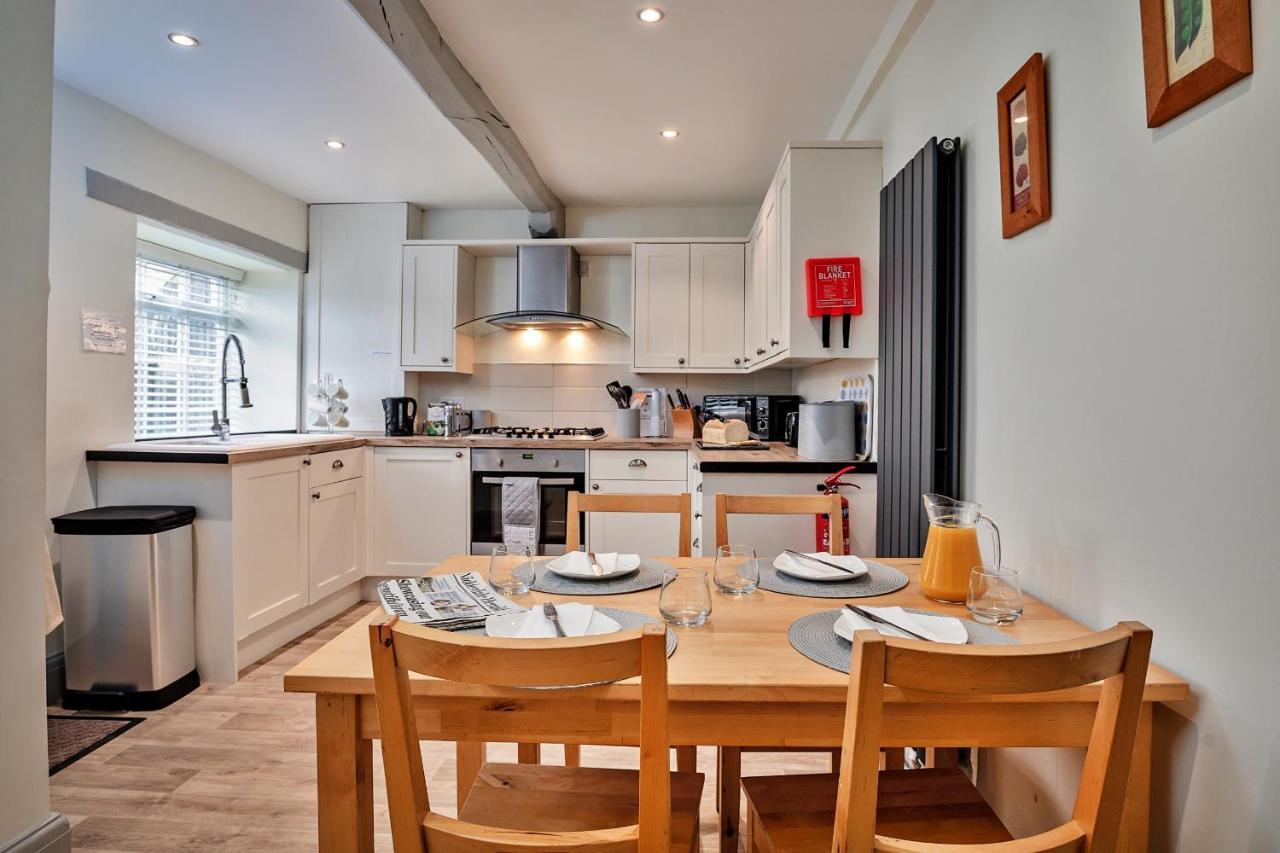 Finest Retreats - Cloggers Cottage Darley Extérieur photo